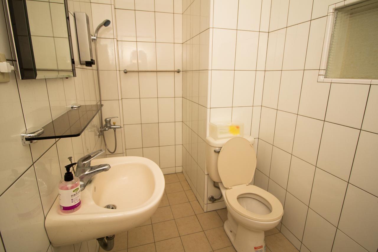 Little House Hostel Chiayi Exterior foto